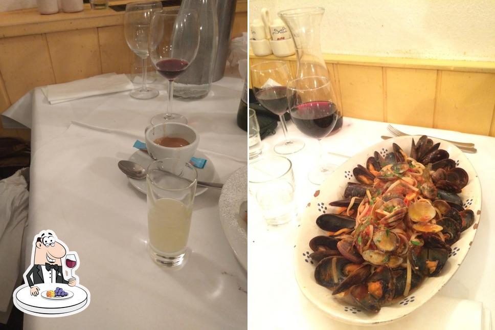 Es ist schön, ein Glas Wein im L' Osteria del Salento zu genießen