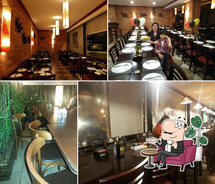 O interior do Pizza Mar