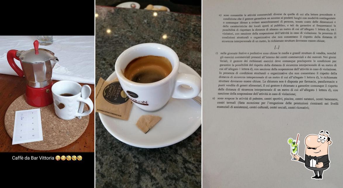 Goditi qualcosa da bere a Caffè Vittoria