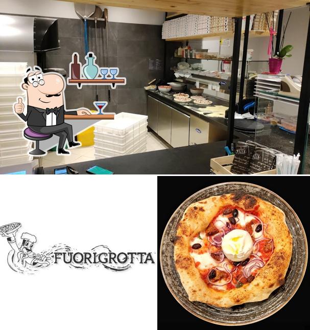 Guarda la foto che presenta la interni e cibo di Fuorigrotta Pizzeria