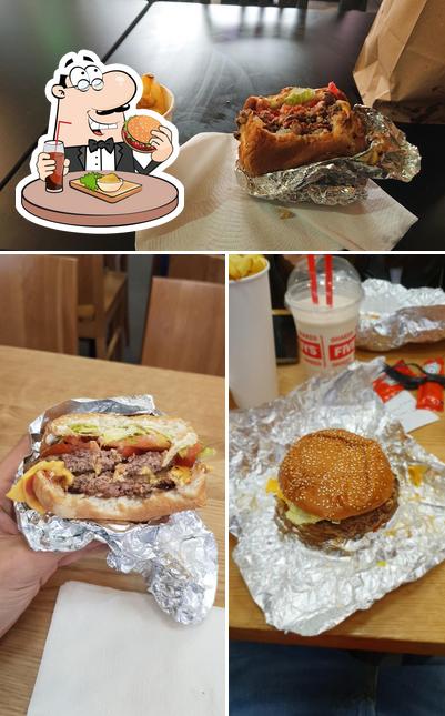 Prenditi un hamburger a Five Guys