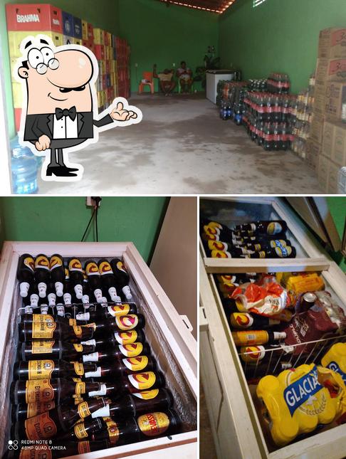 O interior do Depósito De Bebidas O Tatico