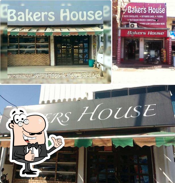 See this pic of German Bakers