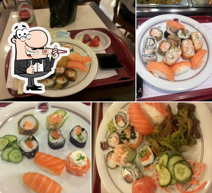 Peça diferentes opções de sushi