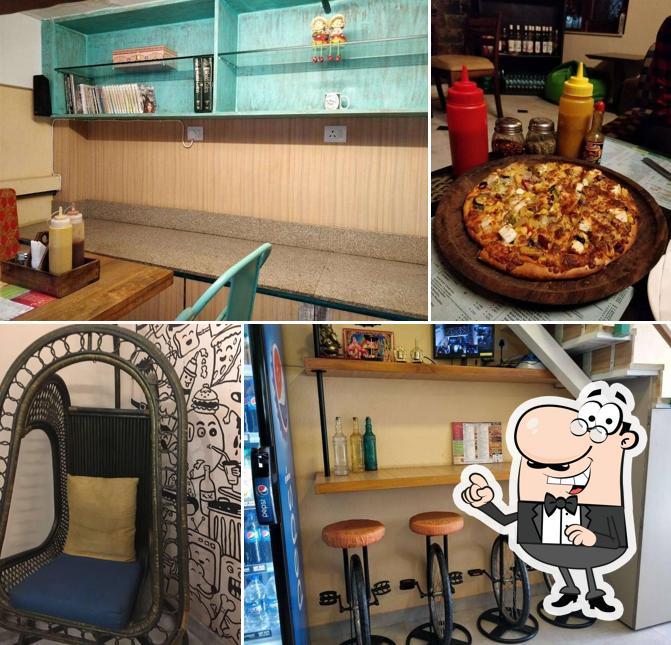 Check out how La Pino'z Pizza looks inside