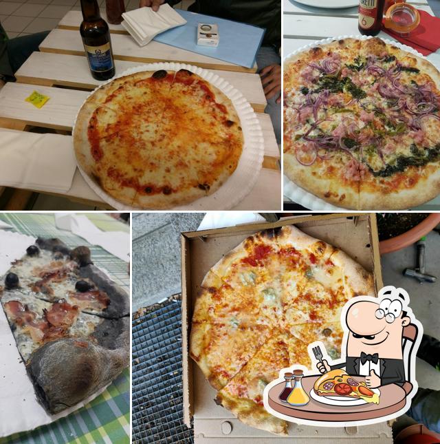 Scegli una pizza a Pizza Mania da Nico