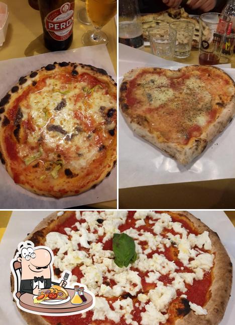 Pick pizza at Fiori di Zucca - La Pizza Napoletana a Casa tua (zona Marconi)