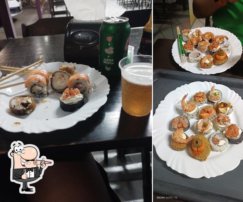 Rolos de sushi são servidos no SUSHI NORI