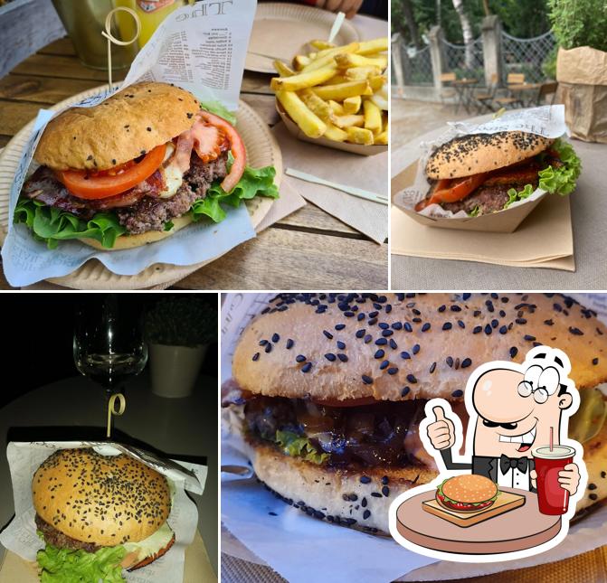 Prova un hamburger a Simon's Streetfood Kitchen