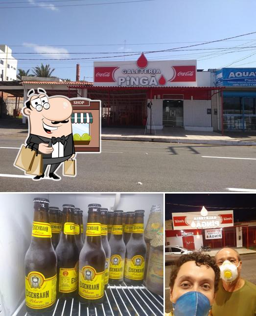 A exterior e comida do restaurante