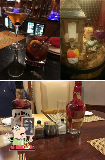 Charr'd Bourbon Kitchen & Lounge serves alcohol