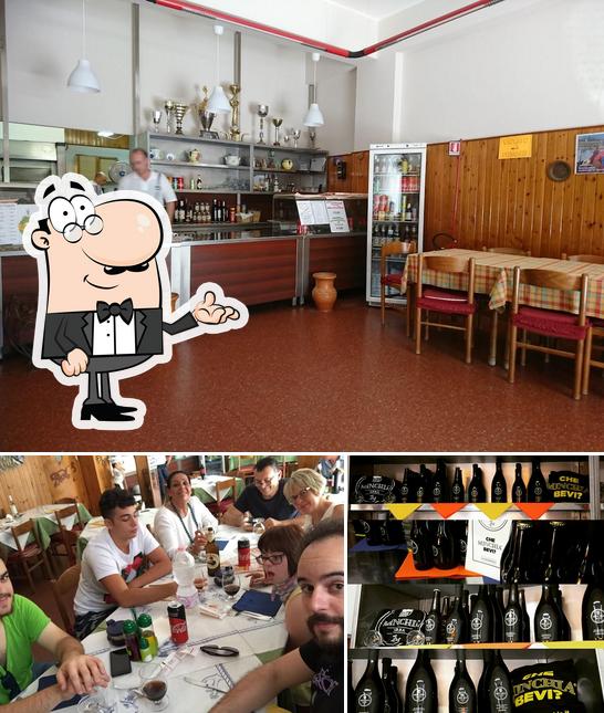 Guarda la immagine che mostra la interni e alcol di Rocky's Ristorante Rosticceria Gastronomia Italiana