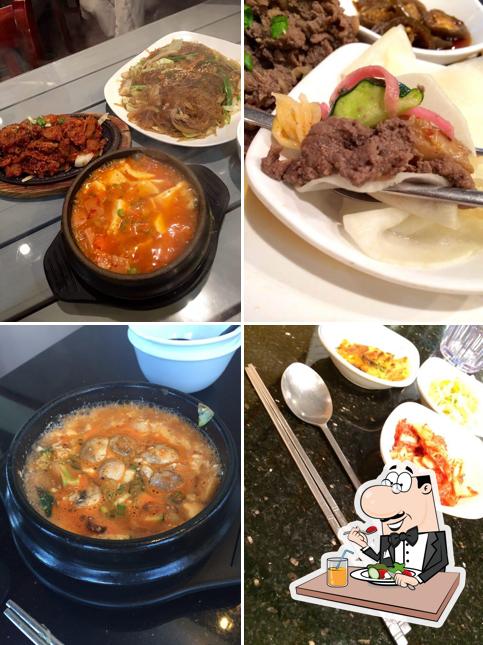 Блюда в "Soon's Tofu & Korean BBQ"