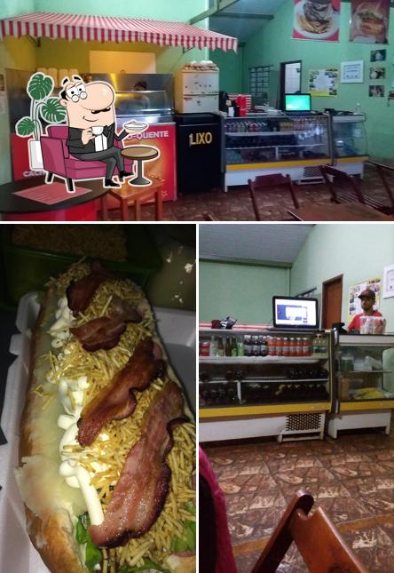 A imagem da interior e comida no O Rei Do Cachorro Quente Hamburgueria Gourmet