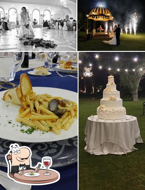 Borgo Ducale - Sala Ricevimenti Matrimonio e Cerimonie si caratterizza per la cibo e nozze