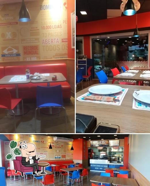 O interior do Domino's Pizza Nova Europa