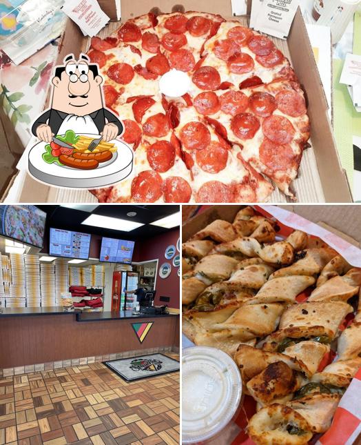 Pizza House, 1341 N Main St in Salinas Restaurant menu and reviews