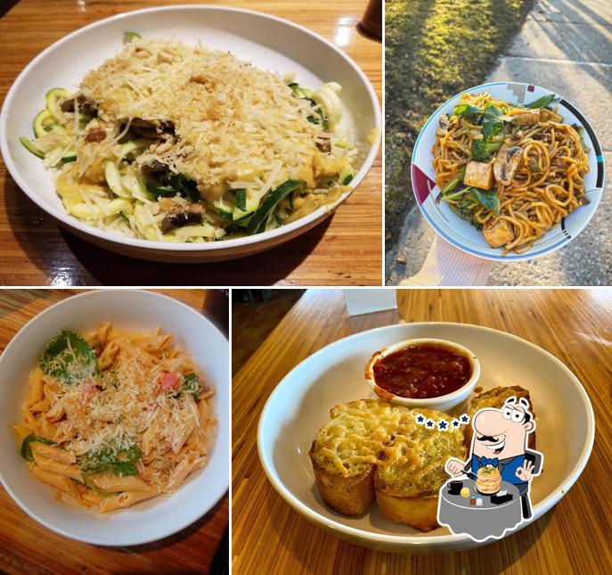 Еда в "Noodles and Company"