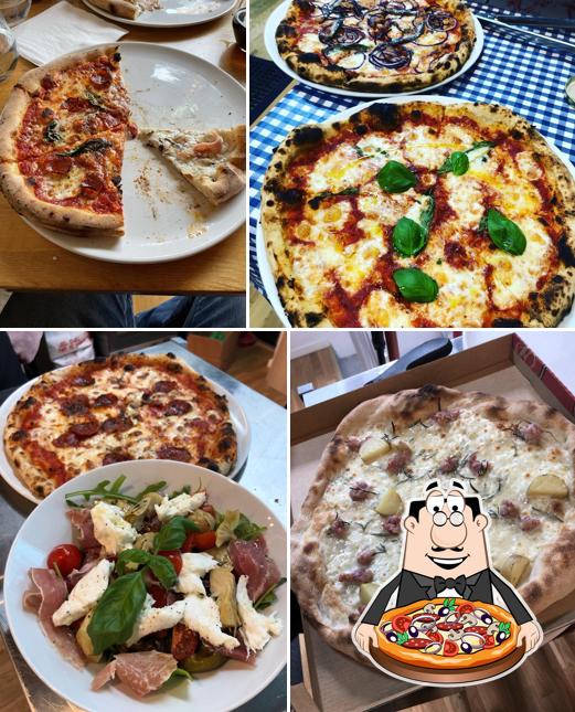 Pick pizza at La Baracca - Pizzeria Italiana