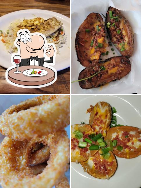 Finny’s Sports Bar and Grill in Norton Restaurant menu and reviews