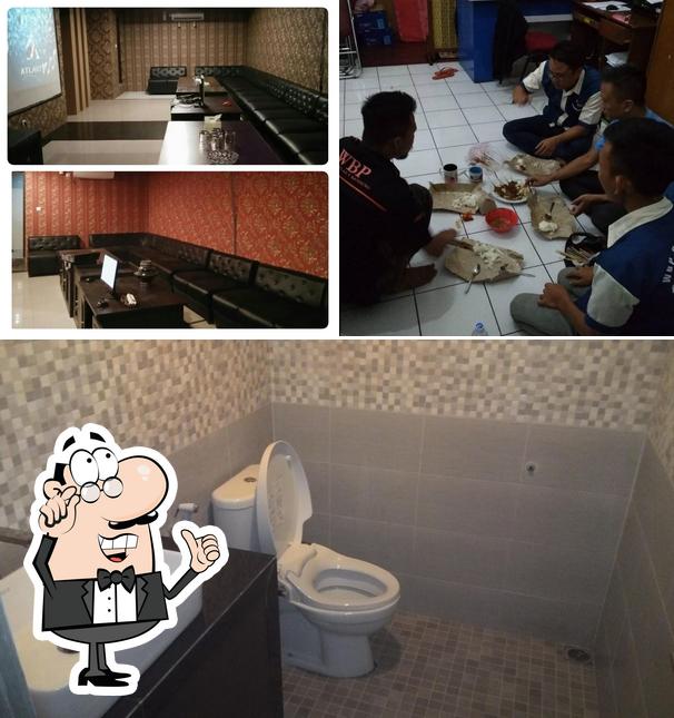 Atlantis Karaoke & Beerhouse pub & bar, Bandung Restaurant reviews