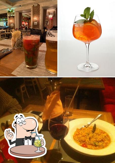 Las fotos de bebida y barra de bar en Trattoria Venezia
