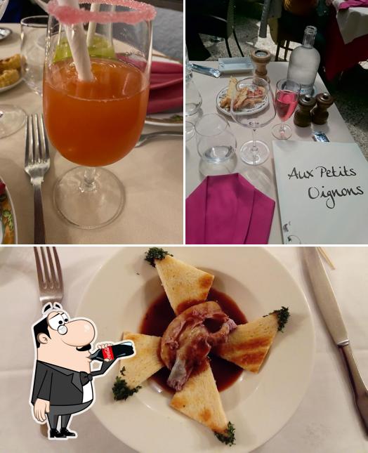 The photo of Aux Petits Oignons’s drink and food