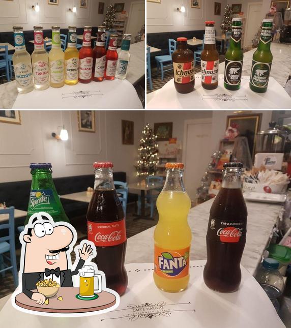 Puoi prenderti un rinfrescante bicchiere di birra chiara o scura