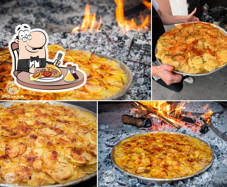 Try out pizza at Sabunjar