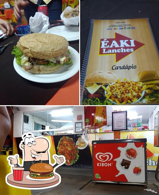 Os hambúrgueres do Éaki Lanches irão satisfazer diferentes gostos