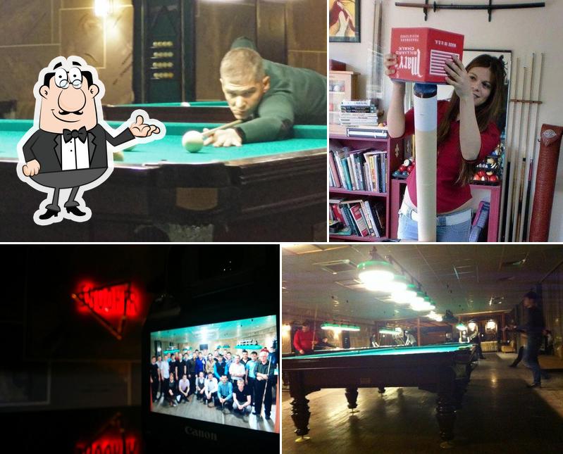 L'intérieur de Bilyardny klub Snooker