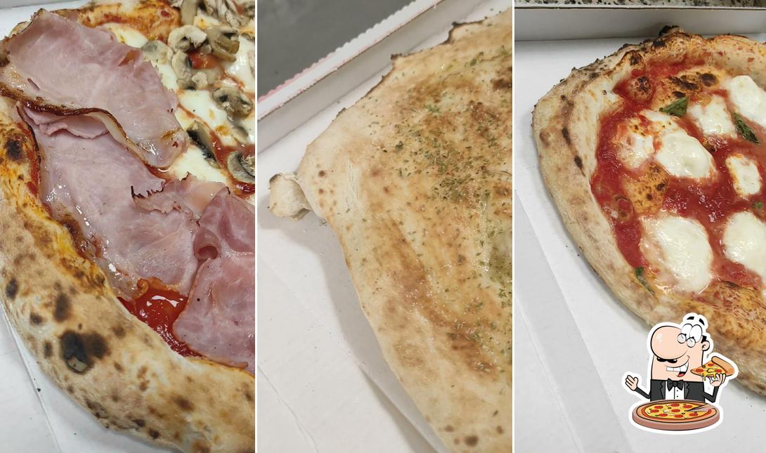 Scegli una pizza a Pizzeria La Rustica