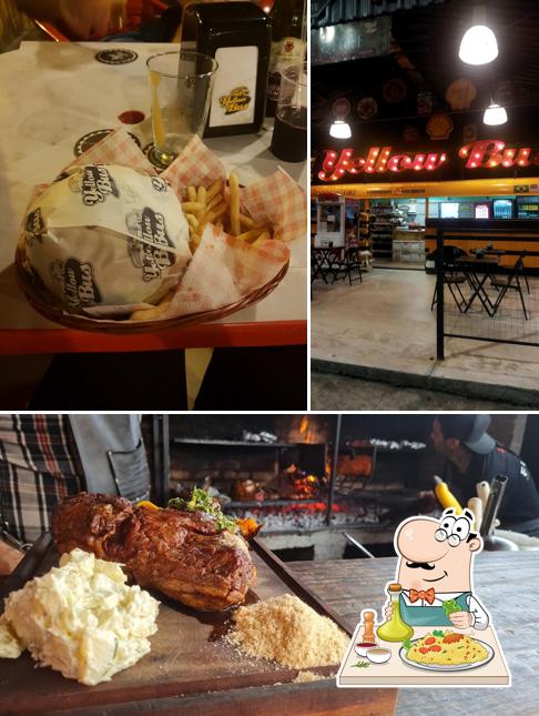 Comida em Yellow Bus Land
