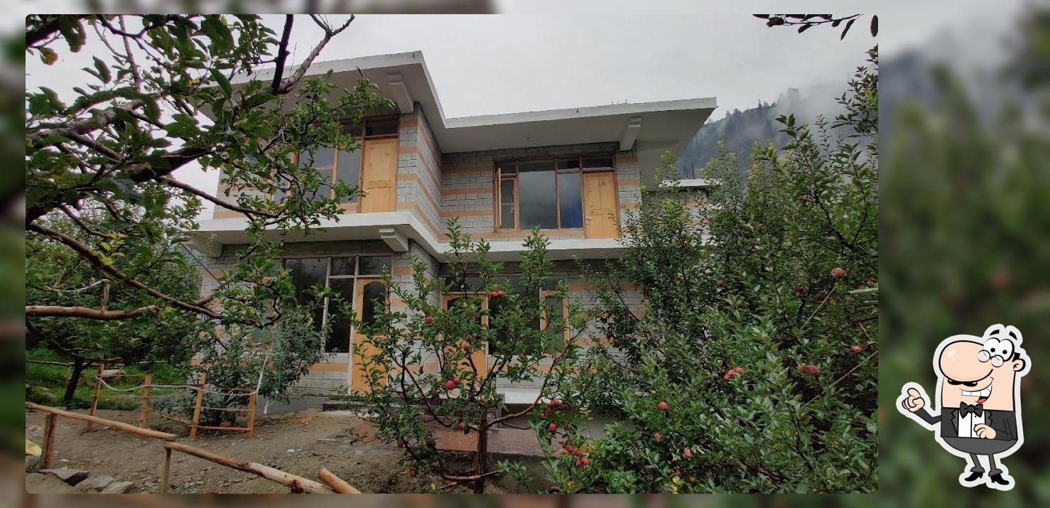 Innayat Hostel and Cafe