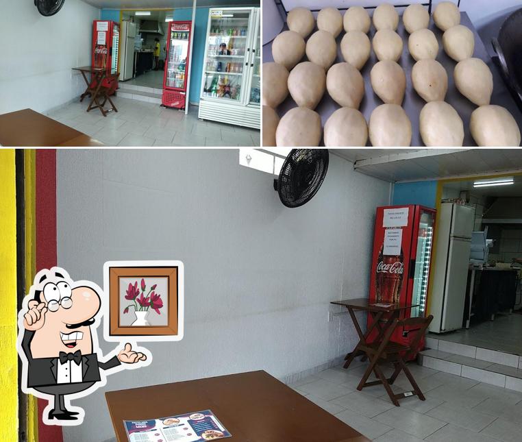 Entre diferentes coisas, interior e comida podem ser encontrados no Pastelaria Jobbins