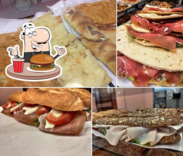 Prenditi un hamburger a Pizzeria Marchigiana Artigiani del gusto dal 1958