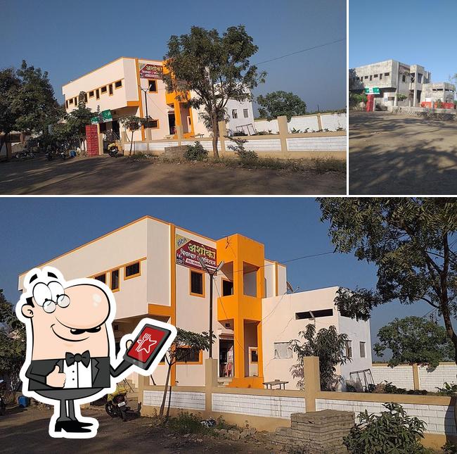 Hotel Ashoka,Bar and lodging