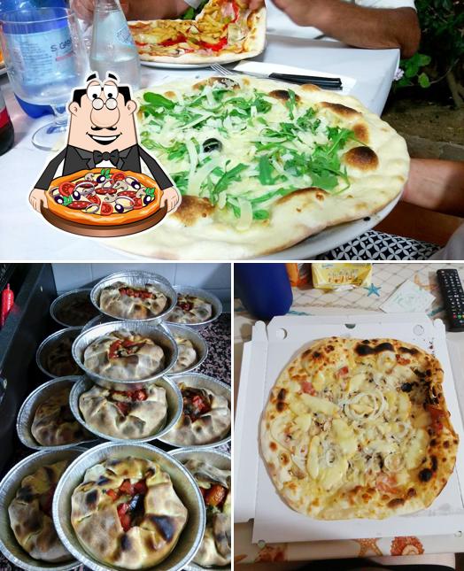 Choisissez des pizzas à Bar Pizzeria Capo Ferrato