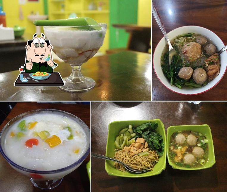 Best mee Rebus in Kuningan restaurants, autumn 2023 Restaurant Guru