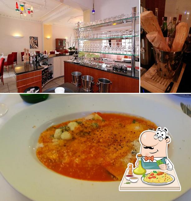 В Restaurant Il Quadrifoglio есть еда, внутреннее оформление и многое другое