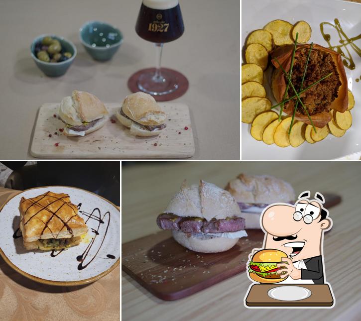 Try out a burger at Alquimia - Restaurante
