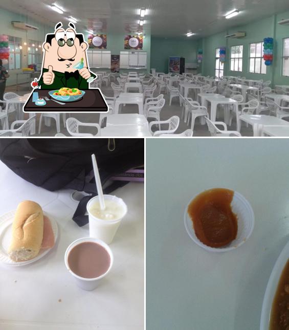 O Restaurante Universitário - RU/EST se destaca pelo comida e interior