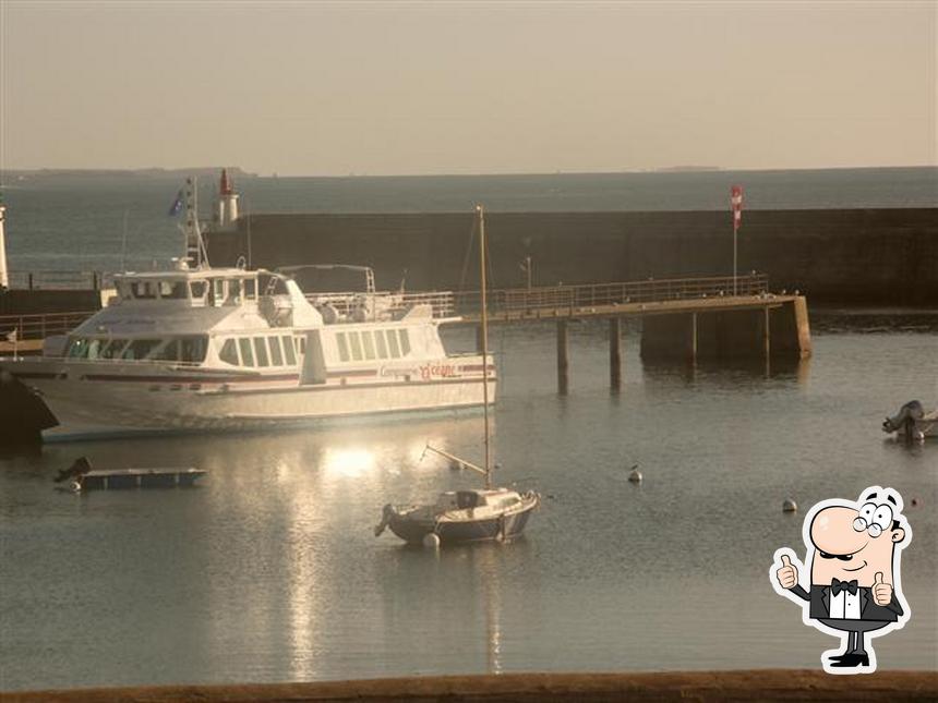 Regarder la photo de Les Galets Du Port