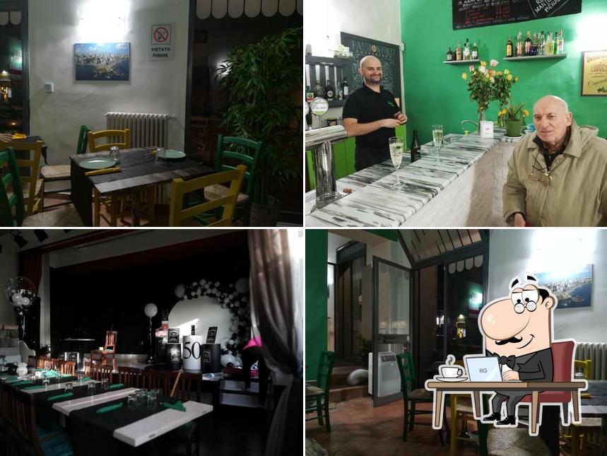 Check out how Teatroria Tempero Baiano looks inside