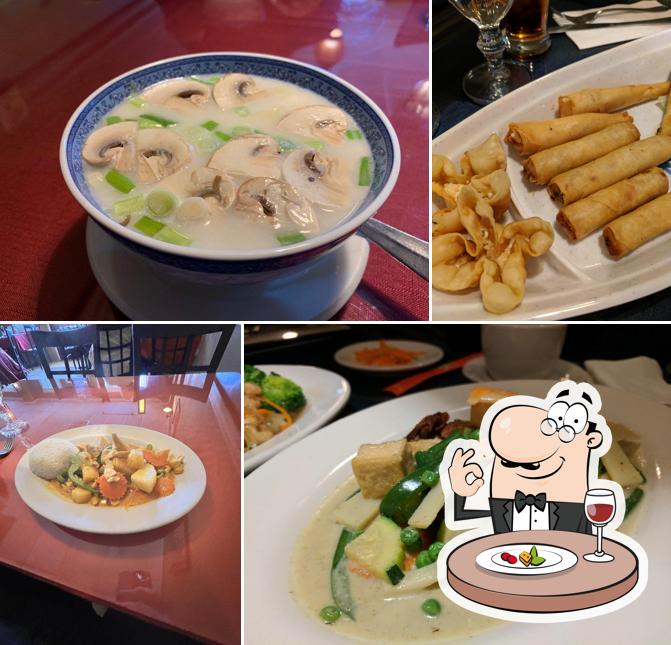 Еда в "Bangkok Place by Kami"