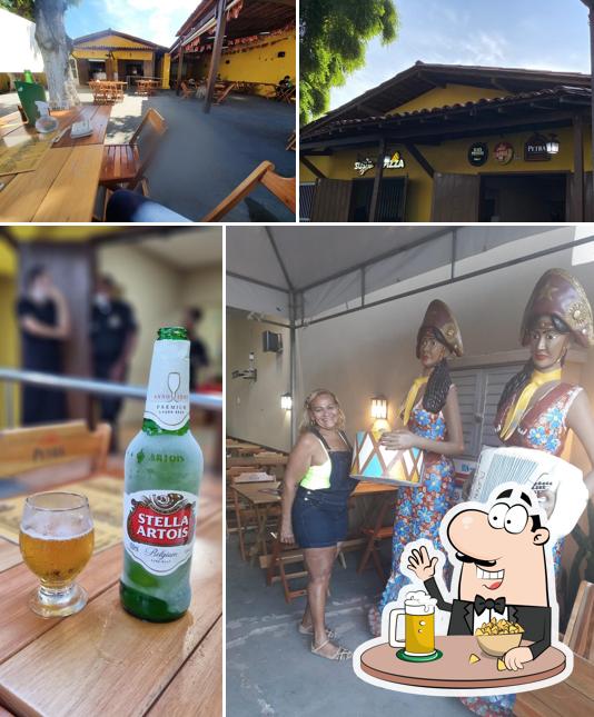 Peça um copo de cerveja leve ou escura
