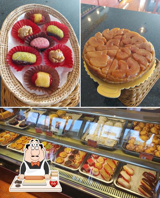 "Thai French Bakery ไทย ฝรั่งเศส เบเกอรี่" представляет гостям большой выбор десертов