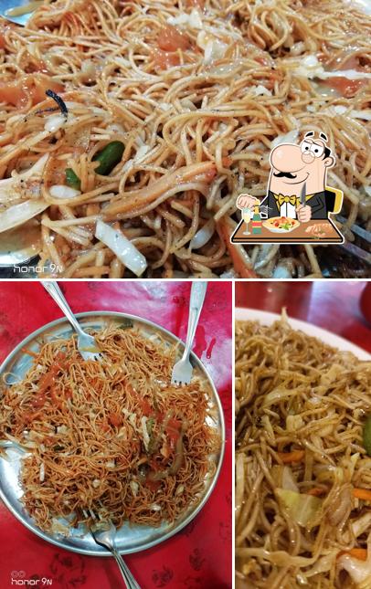 Pad thai at Foodway