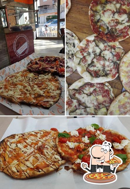 Scegli una pizza a La Pizzetta (ponte di nona)