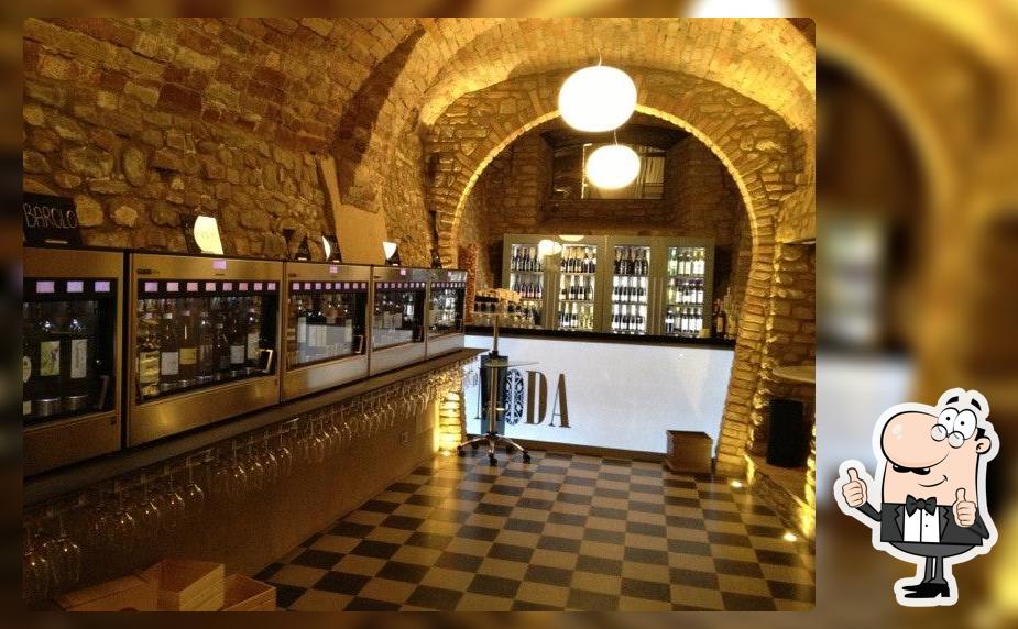 Moda Wine Tasting & Music